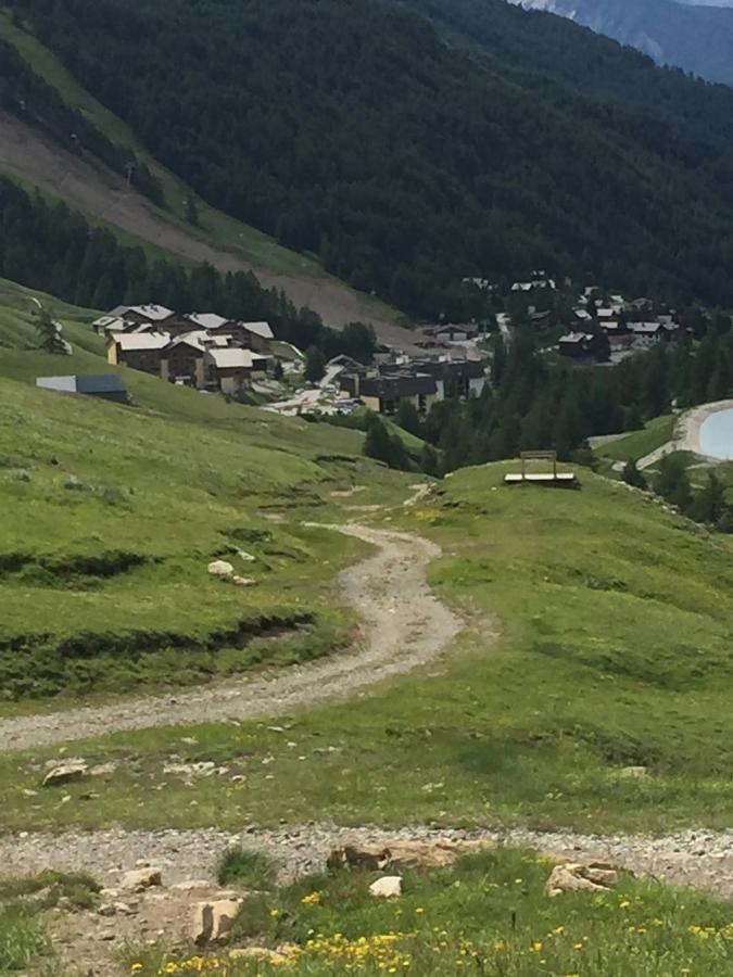 Studio Montagne ألو المظهر الخارجي الصورة